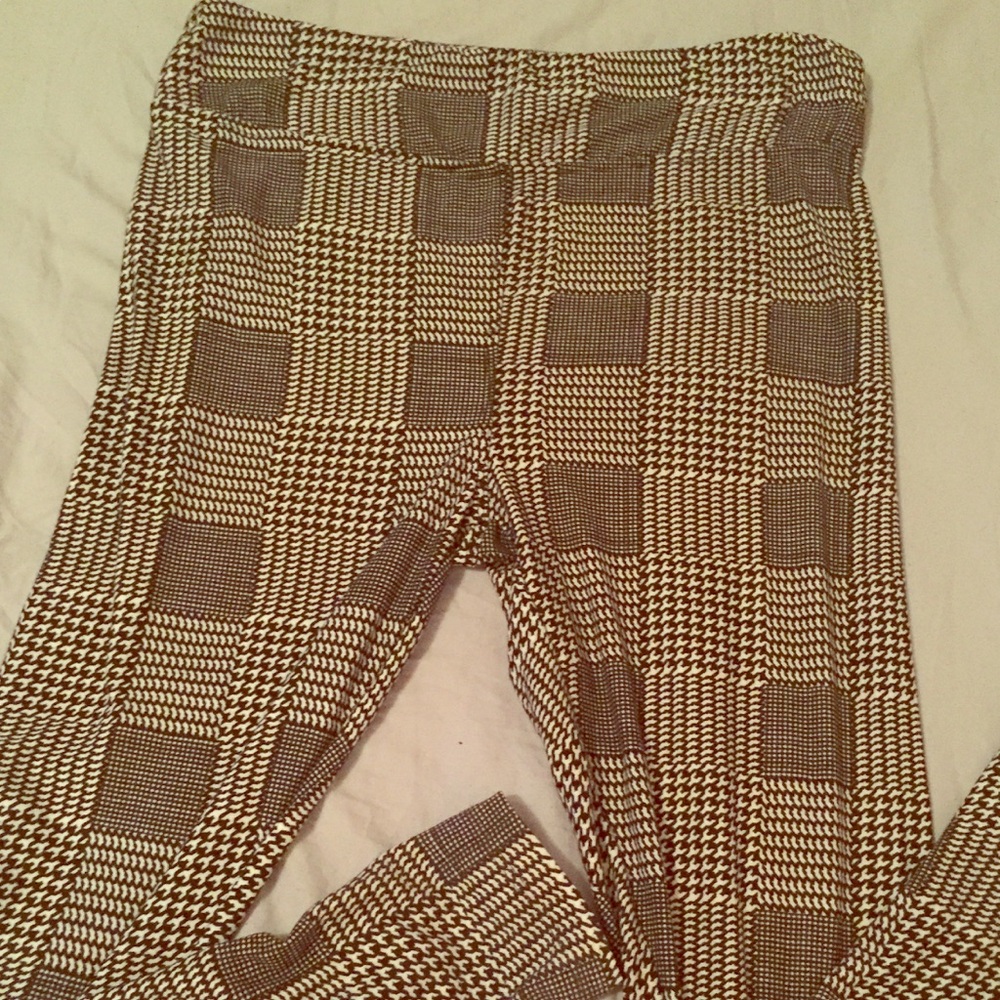 Stretchy plaid leggings